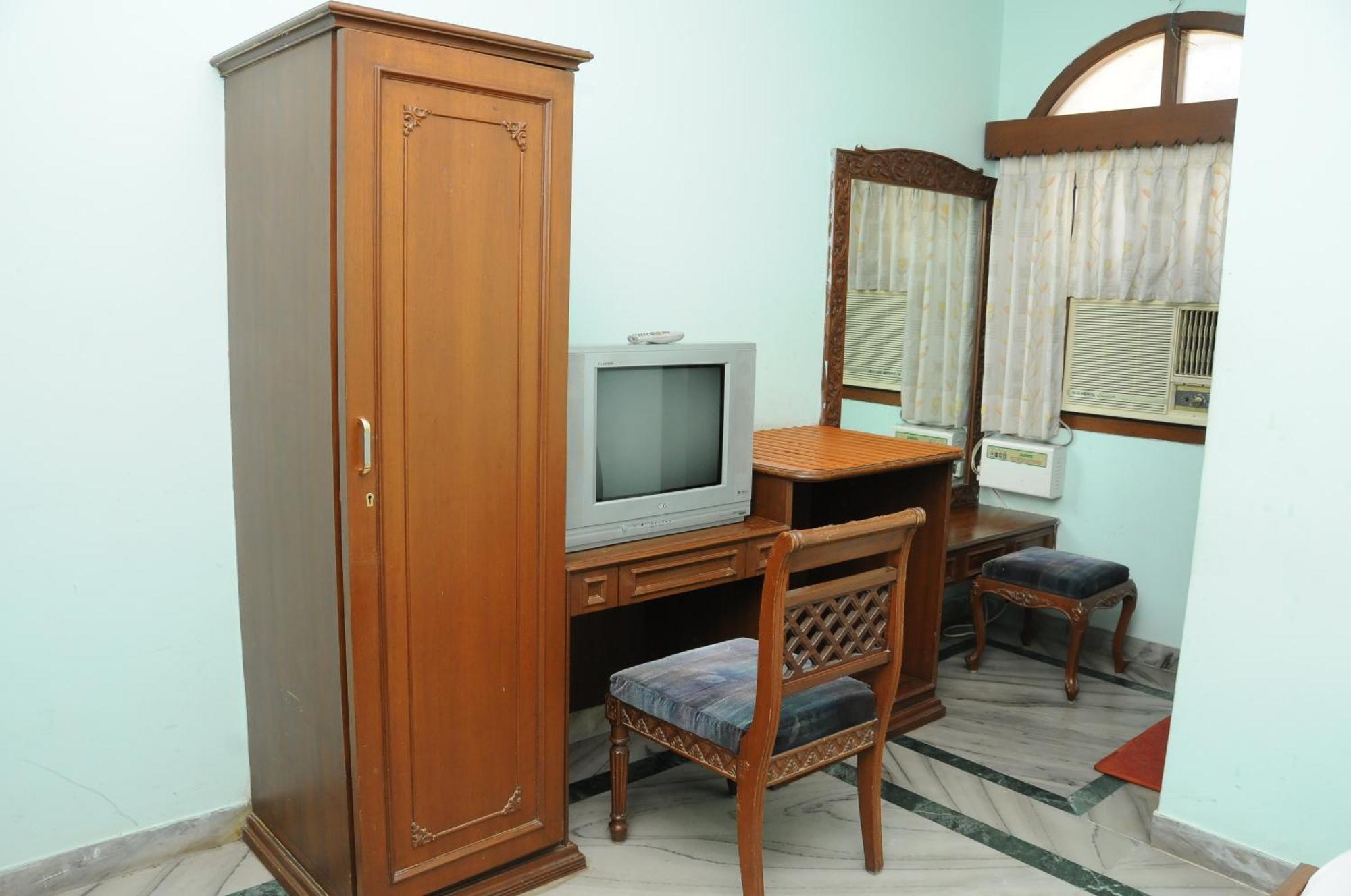 Lloyds Serviced Apartments,Krishna Street,T Nagar Chennai Oda fotoğraf