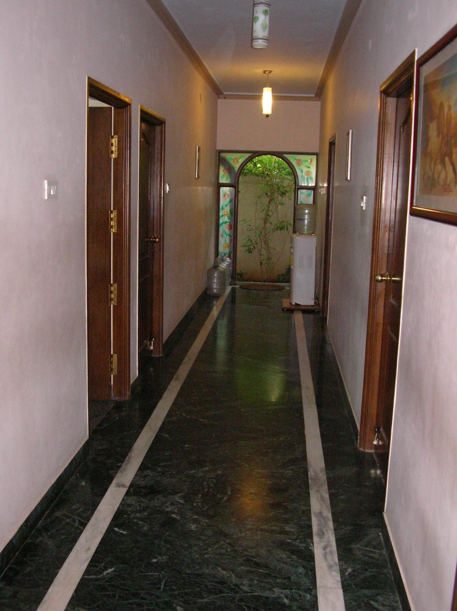Lloyds Serviced Apartments,Krishna Street,T Nagar Chennai Oda fotoğraf