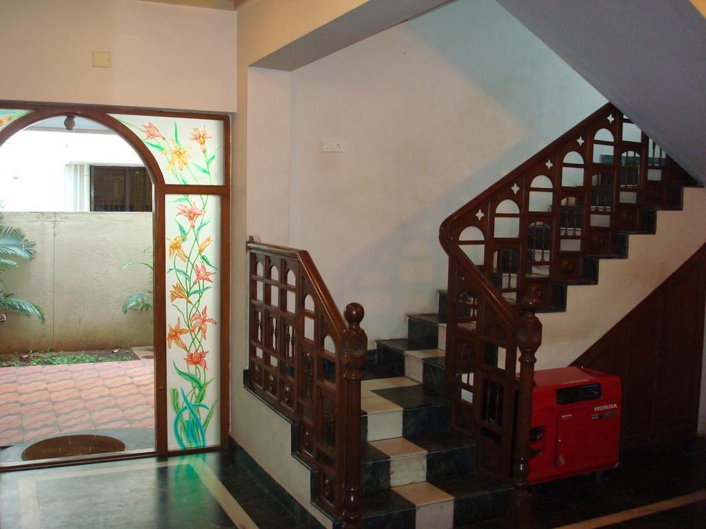 Lloyds Serviced Apartments,Krishna Street,T Nagar Chennai Oda fotoğraf