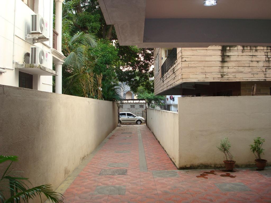 Lloyds Serviced Apartments,Krishna Street,T Nagar Chennai Dış mekan fotoğraf